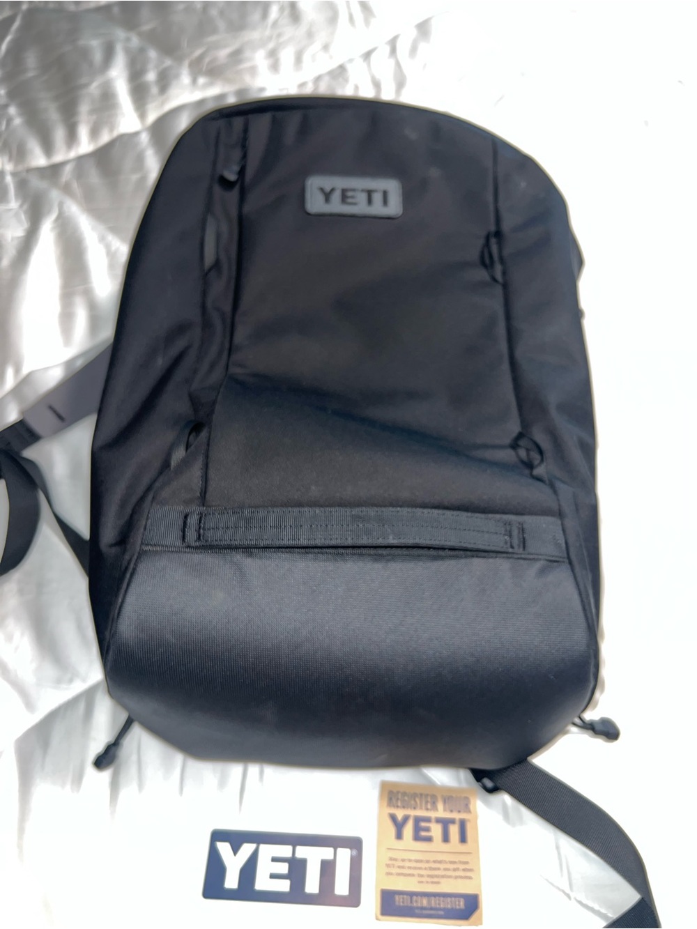 Yeti Black Men's Crossroads 35 Backpack - Streamlined Carry